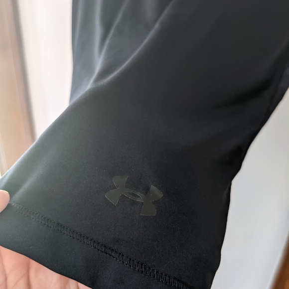 Women's Under Armour Athletic Shirt w/Sexy Mesh Black - Picture 7 of 7